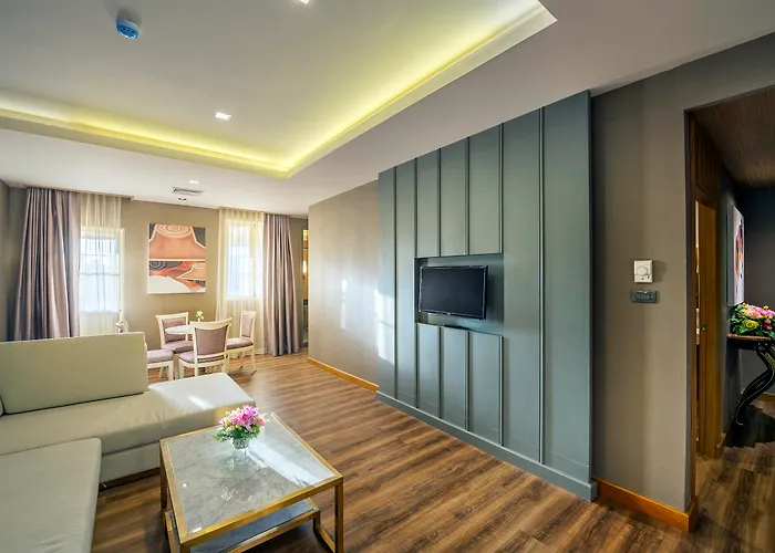Royal Rattanakosin Hotel Sha Plus